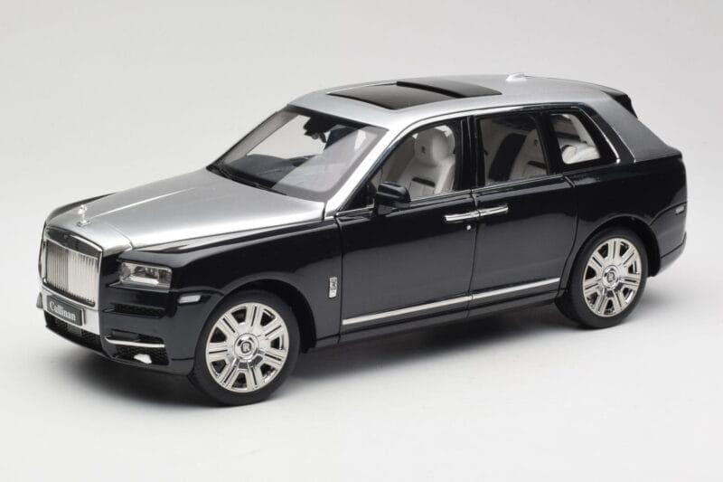 Rolls-Royce Cullinan Fekete & Ezüst OEM 1:18 ROLLS001 Fém