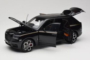 Rolls-Royce Cullinan Fekete Gold Coachline & Shadow Wheels OEM 1:18 028-15A Fém – 2. kép a 8-ből