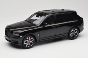 Rolls-Royce Cullinan Fekete Gold Coachline & Shadow Wheels OEM 1:18 028-15A Fém