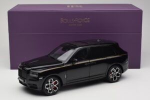 Rolls-Royce Cullinan Fekete Gold Coachline & Shadow Wheels OEM 1:18 028-15A Fém – 8. kép a 8-ből