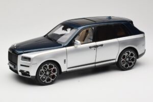 Rolls-Royce Cullinan Kék & Ezüst Kétszínű OEM 1:18 028-16B Fém
