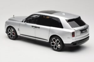 Rolls-Royce Cullinan Ezüst Shadow Wheels Felnikkel OEM 1:18 028-16A Fém – 7. kép a 8-ből