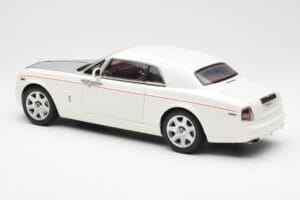 Rolls-Royce Phantom Coupe English Fehér Ezüst Kyosho 1:18 08861EW Fém – 7. kép a 8-ből