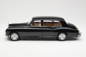 Rolls-Royce Phantom VI EWB Fekete Kyosho 1:18 08905BK Fém – 4. kép a 8-ből