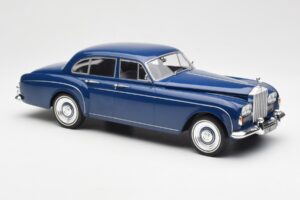 Rolls-Royce Silver Cloud III Flying Spur Mulliner RHD Sötétkék MCG 1:18 MCG18124 Fém – 4. kép a 6-ből