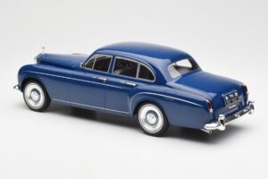 Rolls-Royce Silver Cloud III Flying Spur Mulliner RHD Sötétkék MCG 1:18 MCG18124 Fém – 5. kép a 6-ből