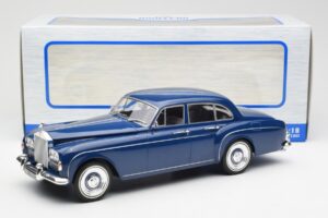 Rolls-Royce Silver Cloud III Flying Spur Mulliner RHD Sötétkék MCG 1:18 MCG18124 Fém – 6. kép a 6-ből