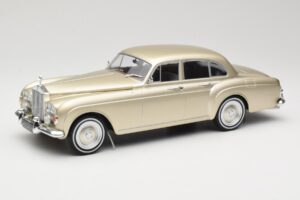 Rolls-Royce Silver Cloud III Flying Spur H.J. Mulliner Arany MCG 1:18 MCG18058 Fém