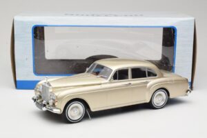 Rolls-Royce Silver Cloud III Flying Spur H.J. Mulliner Arany MCG 1:18 MCG18058 Fém – 6. kép a 6-ből