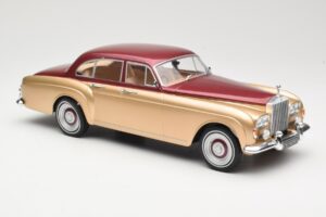 Rolls-Royce Silver Cloud III Flying Spur H.J. Mulliner Piros & Arany MCG 1:18 MCG18132 Fém – 4. kép a 6-ből