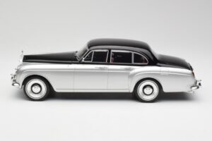 Rolls-Royce Silver Cloud III Mulliner Ezüst & Fekete MCG 1:18 MCG18128 Fém – 3. kép a 6-ből