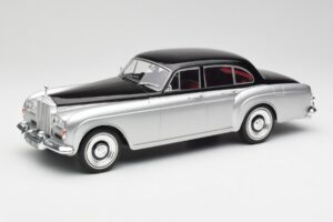Rolls-Royce Silver Cloud III Mulliner Ezüst & Fekete MCG 1:18 MCG18128 Fém
