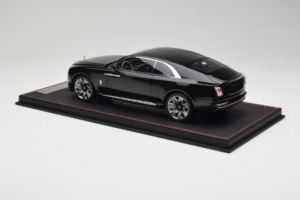 Rolls-Royce Spectre Fekete Df Model 1:18 REMC017 Gyanta – 5. kép a 6-ből