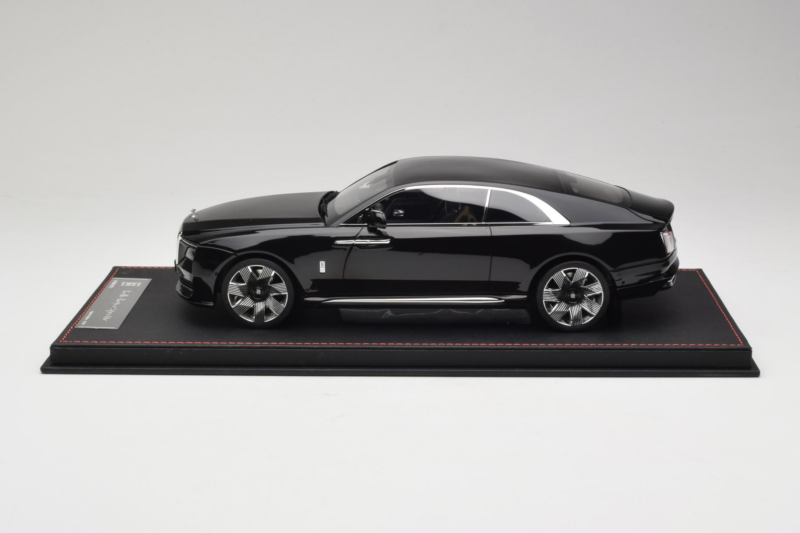 Rolls-Royce Spectre Fekete Df Model 1:18 REMC017 Gyanta