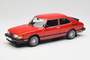 Saab 900 GL Piros MCG 1:18 MCG18340 Fém