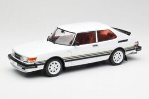Saab 900 Turbo Fehér MCG 1:18 MCG18339 Fém