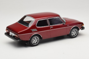 Saab 99 EMS Metallic Piros MCG 1:18 MCG18441 Fém – 2. kép a 6-ből