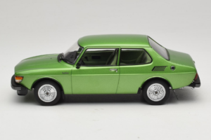 Saab 99 Metallic Zöld MCG 1:18 MCG18440 Fém – 3. kép a 6-ből