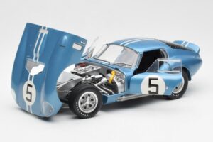 Shelby Cobra Daytona Coupe #5 D. Gurney / B. Bondurant 24 Hours of Le Mans 1964 Exoto 1:18 135190555498 Fém – 2. kép a 8-ből