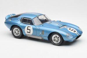 Shelby Cobra Daytona Coupe #5 D. Gurney / B. Bondurant 24 Hours of Le Mans 1964 Exoto 1:18 135190555498 Fém – 6. kép a 8-ből