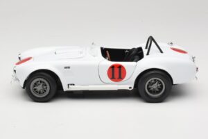 Shelby Cobra 427 S/C Fehér Auto World 1:18 AWSS104 Fém – 4. kép a 8-ből
