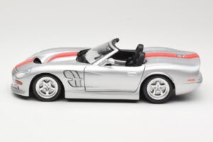 Shelby Series 1 Ezüst Bburago 1:18 3323 Fém – 4. kép a 8-ből
