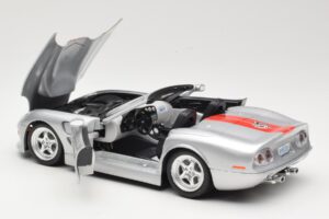 Shelby Series 1 Ezüst Bburago 1:18 3323 Fém – 5. kép a 8-ből