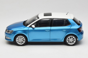 Skoda Fabia Mk3 Kék OEM 1:18 ZSF000004BLA Fém – 4. kép a 8-ből