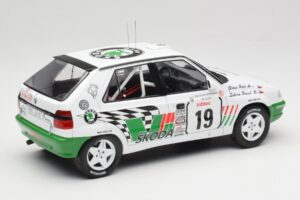 Skoda Felicia Kit Car #19 P. Sibera / P. Gross Tour de Corse 1995 IXO 1:18 18RMC149B Fém – 2. kép a 6-ből