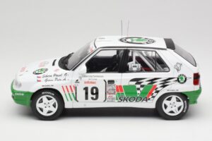 Skoda Felicia Kit Car #19 P. Sibera / P. Gross Tour de Corse 1995 IXO 1:18 18RMC149B Fém – 3. kép a 6-ből