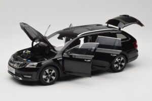 Skoda Octavia Mk4 Combi Barna Paudi Model 1:18 ZMR000005BRA Fém – 2. kép a 8-ből