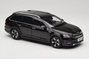 Skoda Octavia Mk4 Combi Barna Paudi Model 1:18 ZMR000005BRA Fém – 6. kép a 8-ből