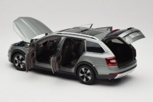 Skoda Octavia Mk4 Combi Zöld Paudi Model 1:18 ZMR000005GRU Fém – 5. kép a 8-ből