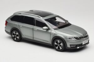 Skoda Octavia Mk4 Combi Zöld Paudi Model 1:18 ZMR000005GRU Fém – 6. kép a 8-ből