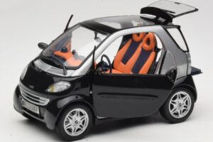 Smart Fortwo Fekete Kyosho 1:18 0004830V000C08Q00 Fém – 2. kép a 8-ből