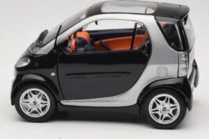 Smart Fortwo Fekete Kyosho 1:18 0004830V000C08Q00 Fém – 4. kép a 8-ből
