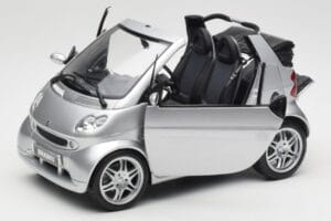 Smart Fortwo W450 Brabus Cabrio Ezüst Kereskedői Kiadás Kyosho 1:18 0017769V001C05Q00 Fém – 2. kép a 8-ből