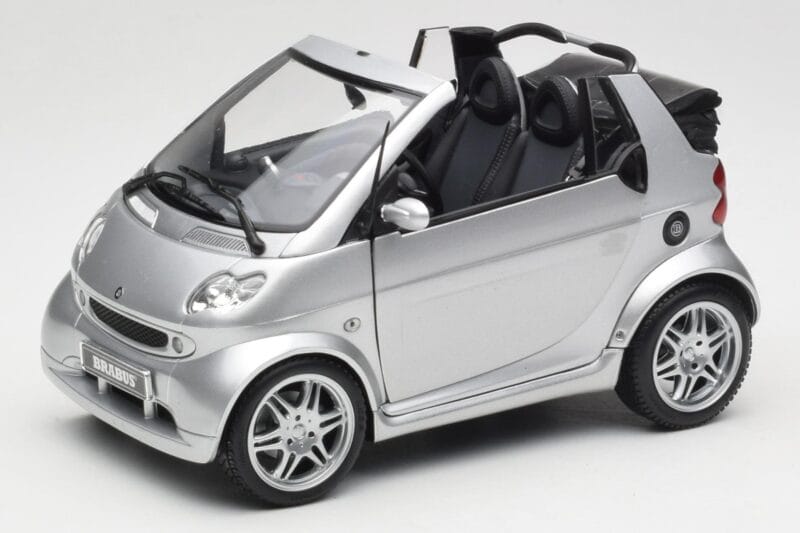 Smart Fortwo W450 Brabus Cabrio Ezüst Kereskedői Kiadás Kyosho 1:18 0017769V001C05Q00 Fém