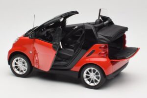 Smart Fortwo W451 Kabrió Piros Fekete Minichamps 1:18 150036333 Fém – 5. kép a 8-ből