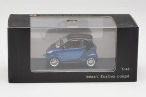 Smart Fortwo Coupe Aqua Kék Metallic & Fekete Minichamps 1:43 Q0022558V001C77Q00 Fém – 4. kép a 4-ből
