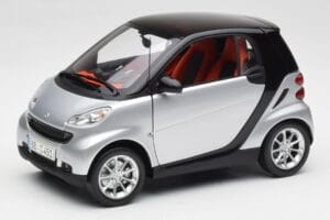 Smart Fortwo Coupé W451 Ezüst & Fekete Minichamps 1:18 Q0022528V001C75Q00 Fém