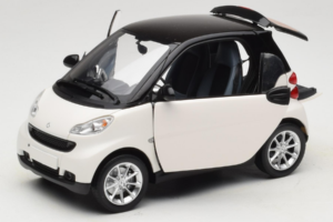 Smart Fortwo 451 Coupe Fehér Fekete Minichamps 1:18 150036302 Fém – 2. kép a 8-ből