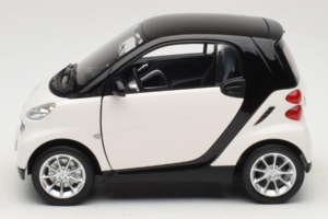 Smart Fortwo 451 Coupe Fehér Fekete Minichamps 1:18 150036302 Fém – 4. kép a 8-ből