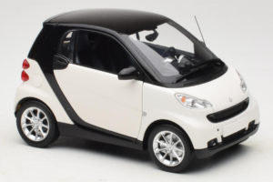 Smart Fortwo 451 Coupe Fehér Fekete Minichamps 1:18 150036302 Fém – 6. kép a 8-ből