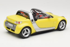 Smart Roadster 452 Sárga Bburago 1:18 34099-M2 Fém – 3. kép a 8-ből