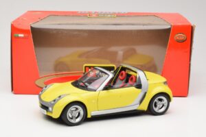 Smart Roadster 452 Sárga Bburago 1:18 34099-M2 Fém – 8. kép a 8-ből