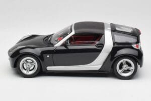Smart Roadster Sötétkék Bburago 1:18 34917 Fém – 4. kép a 8-ből