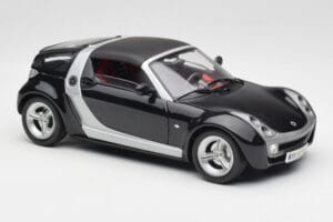 Smart Roadster Sötétkék Bburago 1:18 34917 Fém – 6. kép a 8-ből
