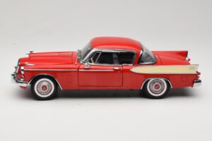 Studebaker Golden Hawk Apache Red Motor City 1:18 80009 Fém – 4. kép a 8-ből
