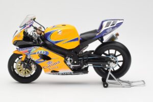 Suzuki GSX-R 1000 Team Alstare Corona Extra T. Corser WSB 2005 Minichamps 1:12 122052211 Fém